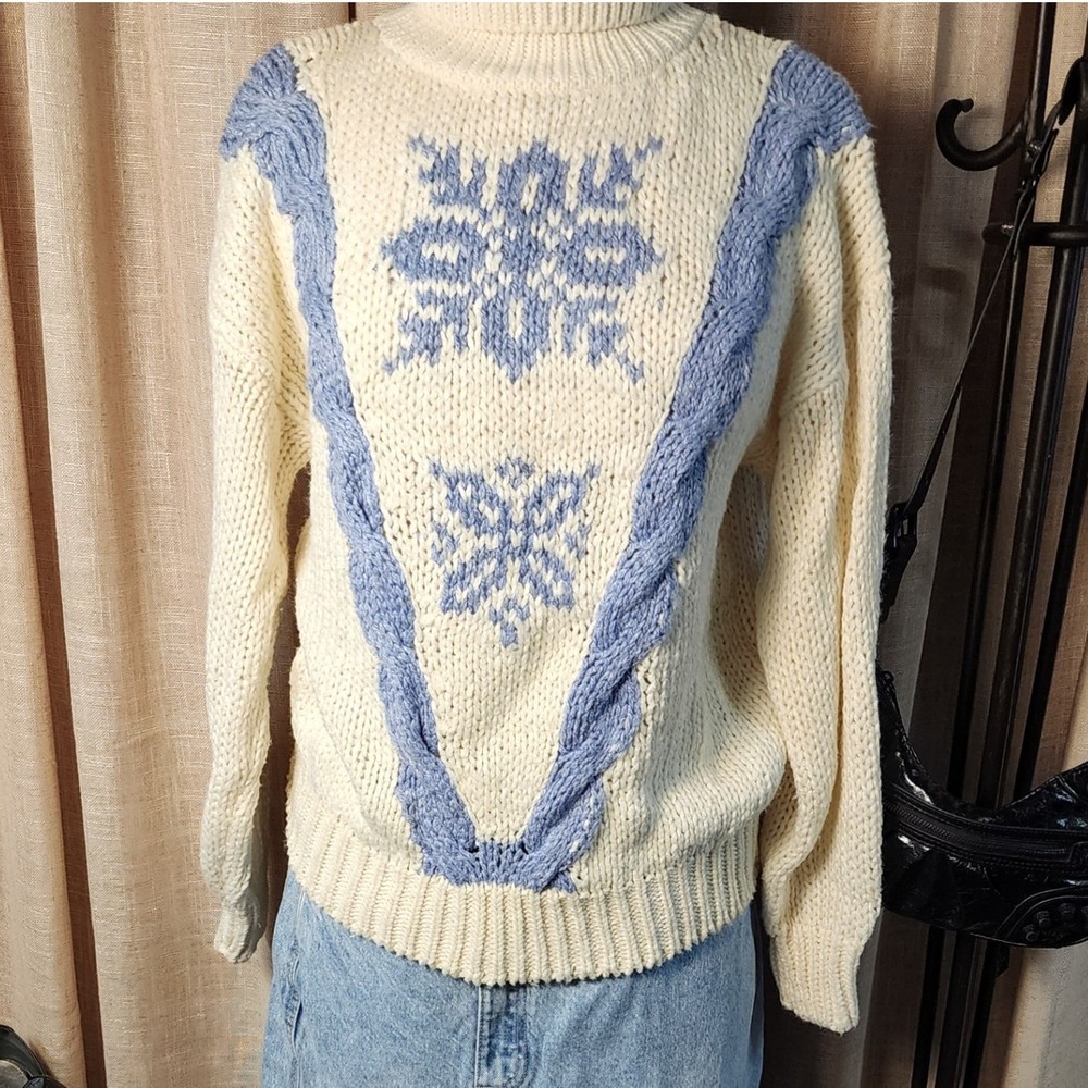 Avon Fashions Vintage Sweater M Cream Blue Snowflake Cable Knit Ramie Blend